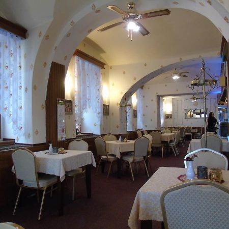 Gl Hotel Trutnov Ngoại thất bức ảnh