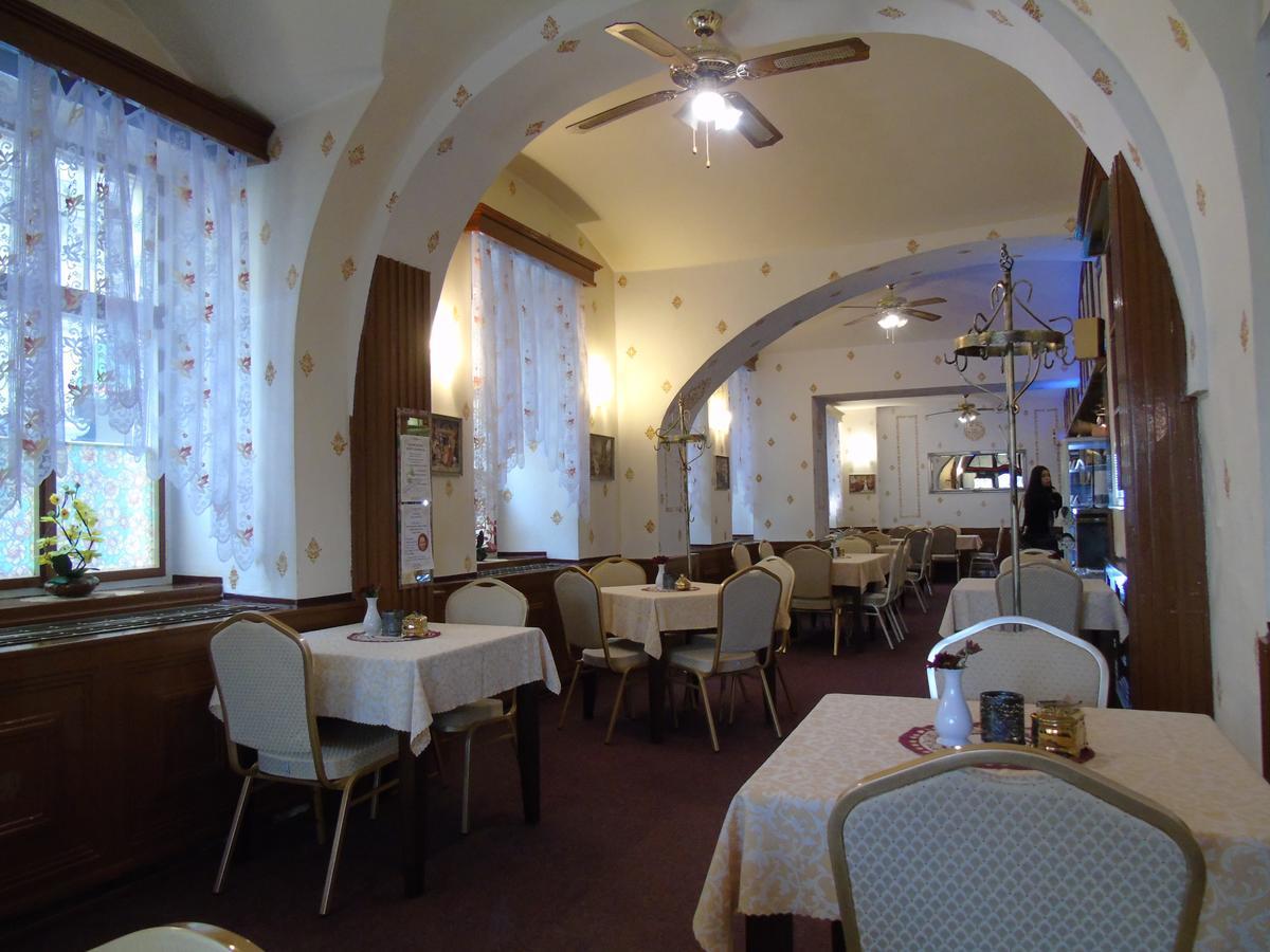 Gl Hotel Trutnov Ngoại thất bức ảnh
