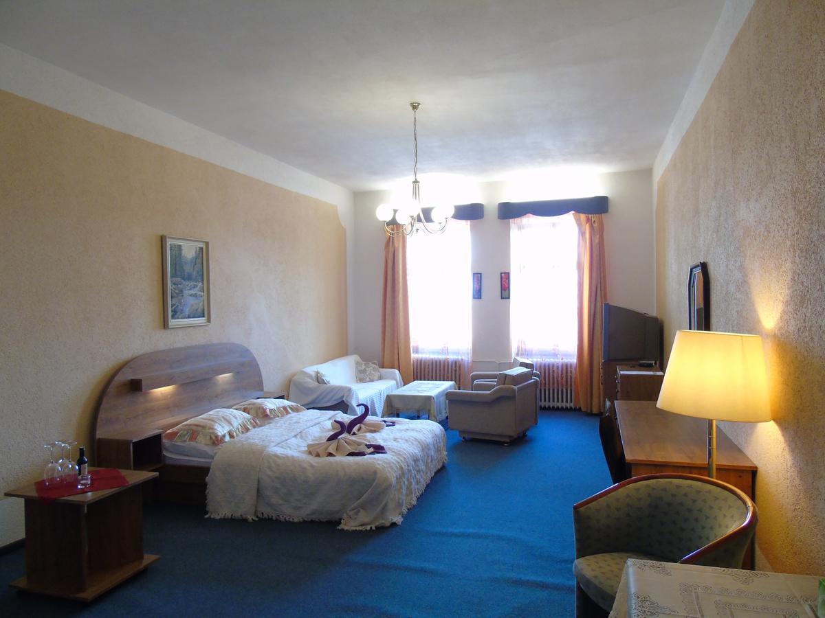 Gl Hotel Trutnov Ngoại thất bức ảnh
