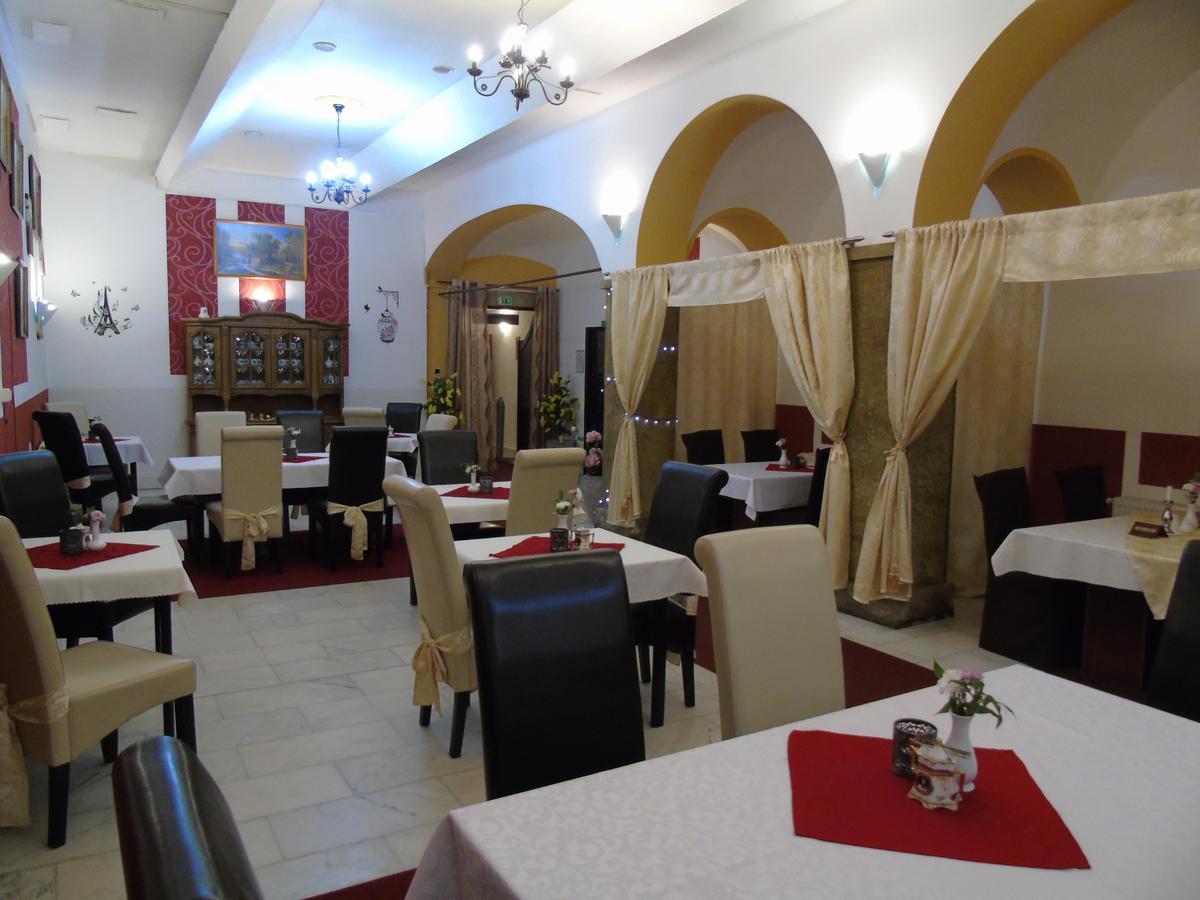 Gl Hotel Trutnov Ngoại thất bức ảnh