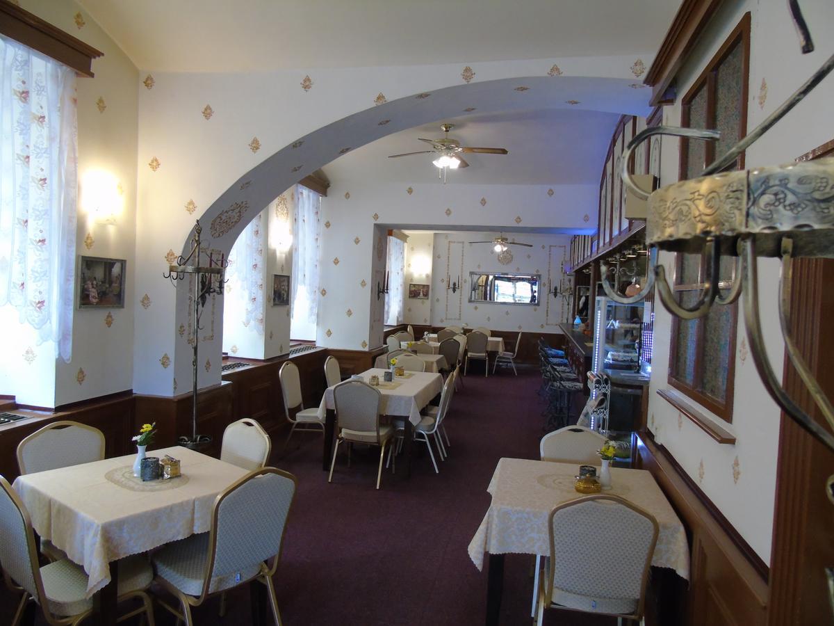 Gl Hotel Trutnov Ngoại thất bức ảnh